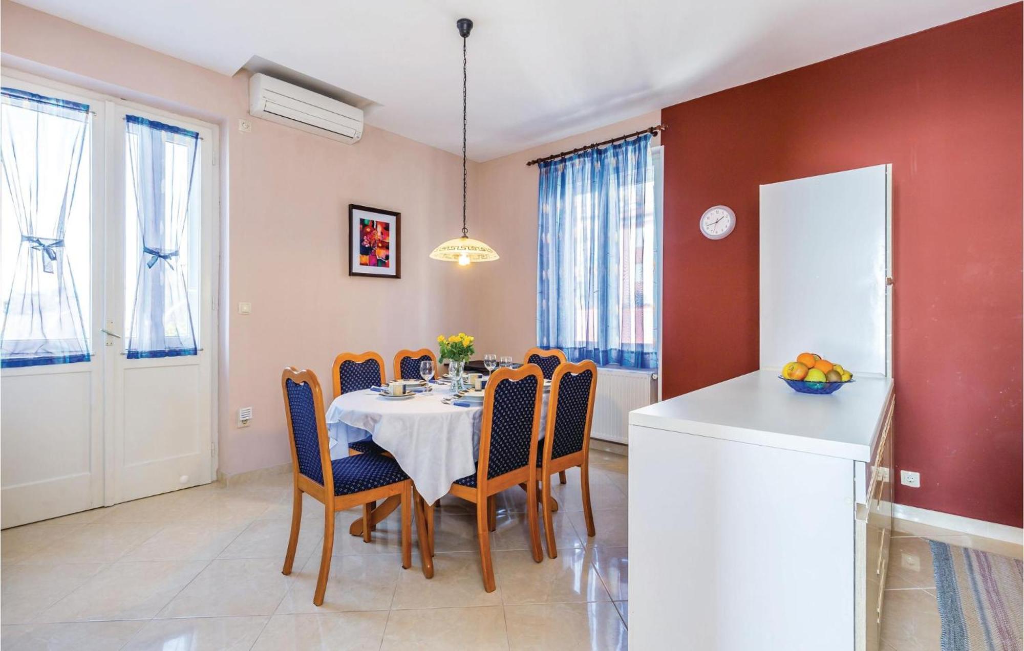 Gorgeous Apartment In Rijeka With Kitchen Esterno foto